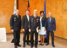Gruppenfoto von der Aushändigung des Steckkreuzes für besondere Verdienste um das Feuerwehrwesen am 16. Oktober 2023 im Großen Sitzungssaal der Regierung von Unterfranken.
