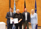 Aushändigung des Verdienstkreuzes am Bande des Verdienstordens der Bundesrepublik Deutschland am 18. Juli 2025 im Großen Sitzungssaal der Regierung von Unterfranken